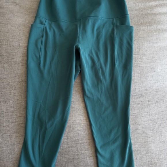 Athleta Salutation Stash Capri legging - Picture 3 of 6